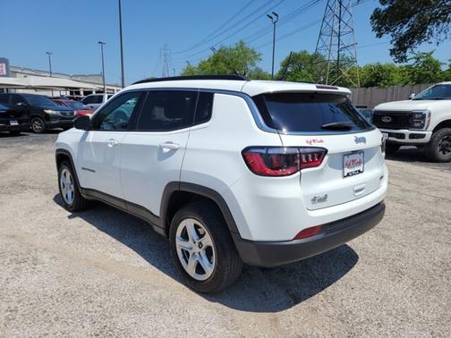 2024 Jeep Compass LATITUDE