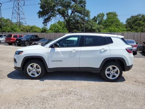 2024 Jeep Compass LATITUDE