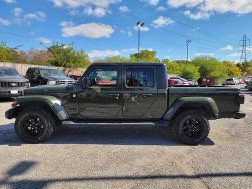 2021 Jeep Gladiator SPORT