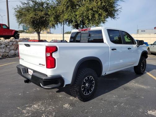 2025 Chevrolet Silverado 1500 ZR2