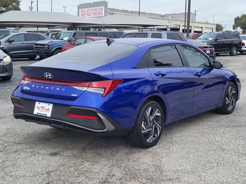 2025 Hyundai ELANTRA SEL SPORT