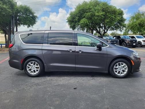 Granite Crystal Clearcoat Metallic 2023 Chrysler Pacifica TOURING L