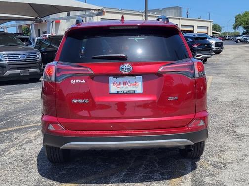 2018 Toyota RAV4 XLE