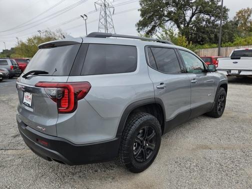 2023 GMC Acadia AT4