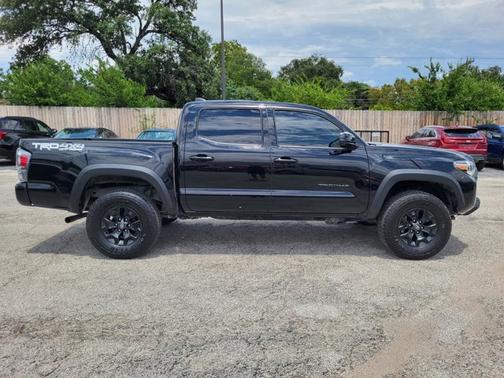 2023 Toyota Tacoma TRD OFF ROAD