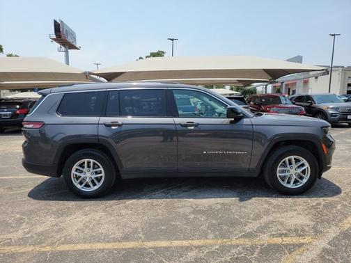 2023 Jeep Grand Cherokee LAREDO