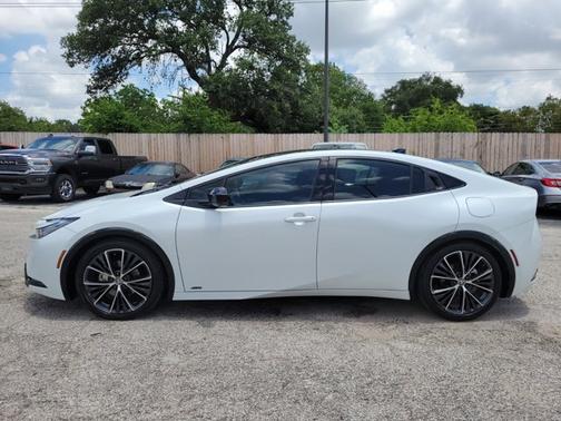 2024 Toyota Prius LIMITED