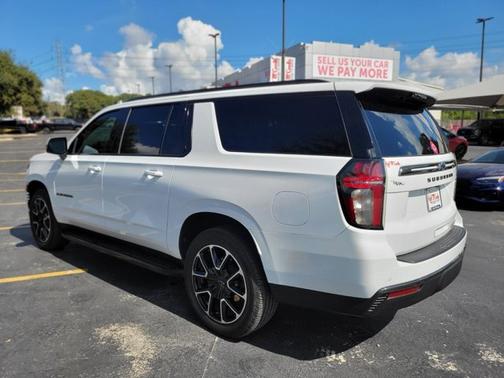 2022 Chevrolet Suburban RST