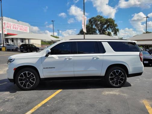 2022 Chevrolet Suburban RST
