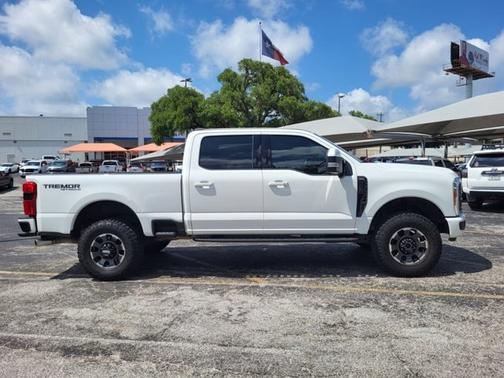 2023 Ford F-250 LARIAT