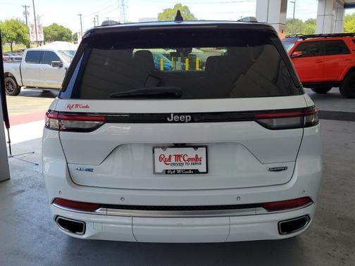 2023 Jeep Grand Cherokee SUMMIT