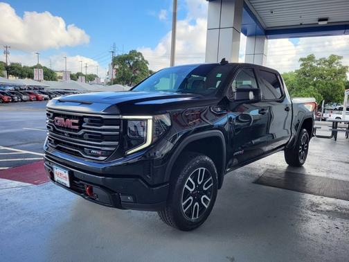 2024 GMC Sierra 1500 AT4