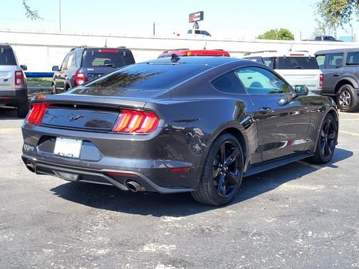 2022 Ford Mustang ECOBOOST