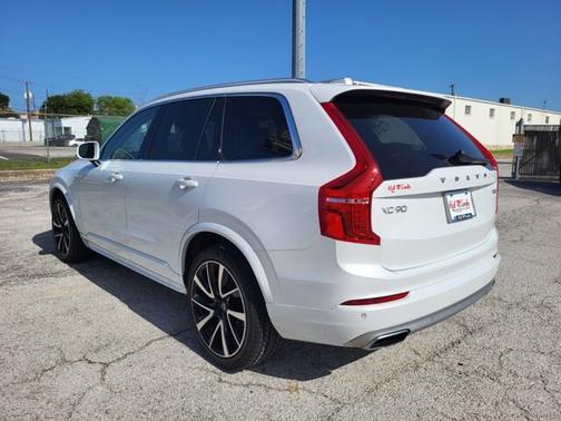 2021 Volvo XC90 T6 MOMENTUM 6 PASSENGER
