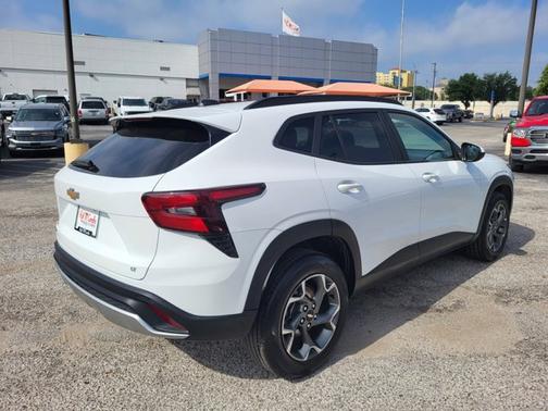 2024 Chevrolet Trax LT