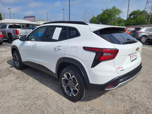 2024 Chevrolet Trax LT