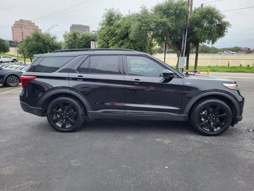 AGATE BLACK METALLIC 2024 Ford Explorer ST-LINE