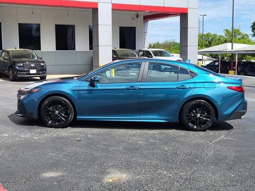 Ocean 2025 Toyota Camry SE