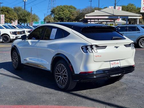 2024 Ford Mustang Mach-E PREMIUM
