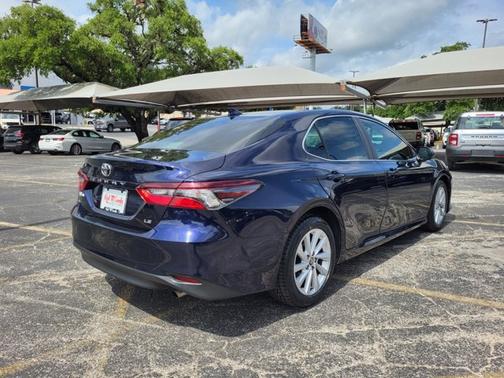 2022 Toyota Camry LE