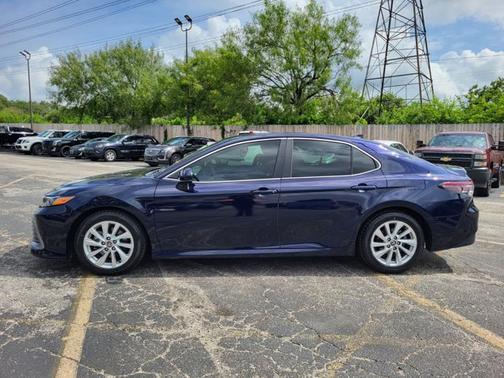 2022 Toyota Camry LE