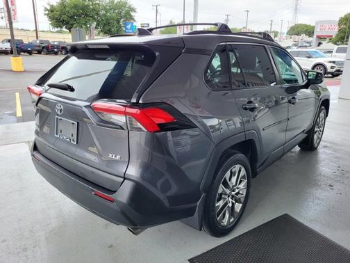 2021 Toyota RAV4 XLE PREMIUM