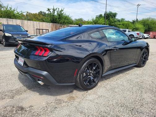 2024 Ford Mustang ECOBOOST