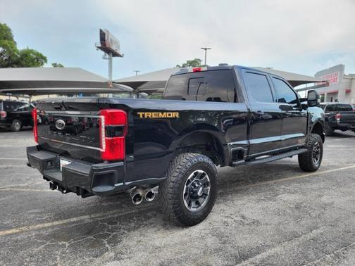 2023 Ford F-350 LARIAT SUPER DUTY