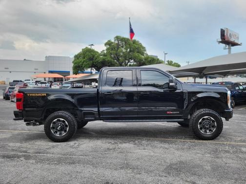 2023 Ford F-350 LARIAT SUPER DUTY