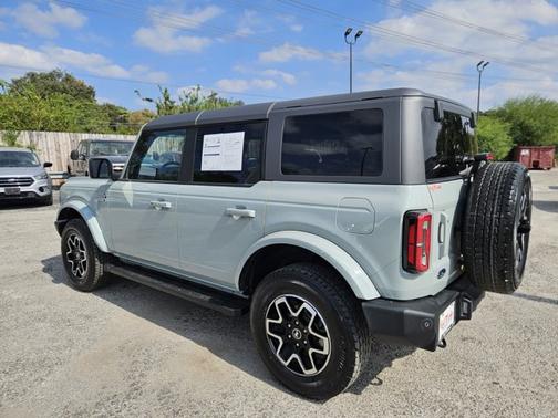 2024 Ford Bronco OUTER BANKS