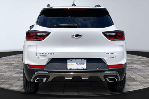 Iridescent Prl 2026 Chevrolet Trailblazer ACTIV