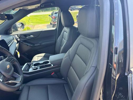Mosaic Black Metallic 2026 Chevrolet Equinox 1LT