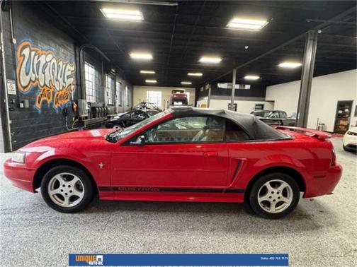2002 Ford Mustang 