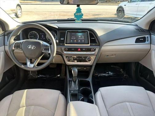 2018 Hyundai SONATA SE