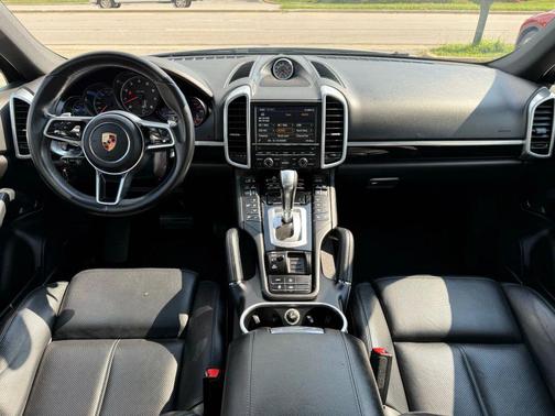 2016 Porsche Cayenne Cayenne