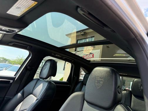 2016 Porsche Cayenne Cayenne