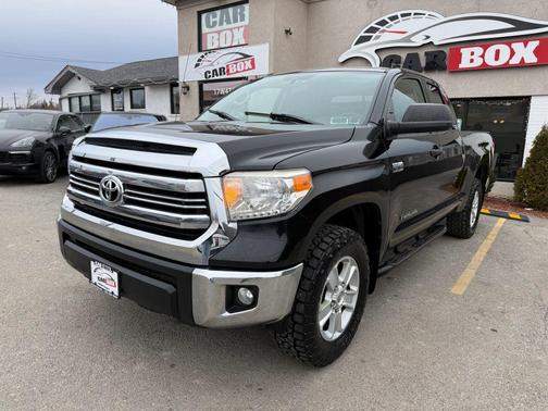 2017 Toyota Tundra SR5