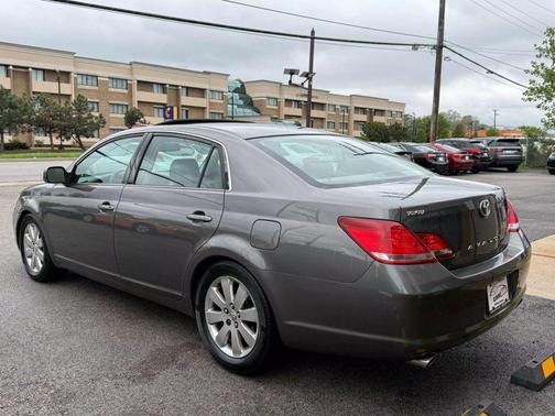 2005 Toyota Avalon XL