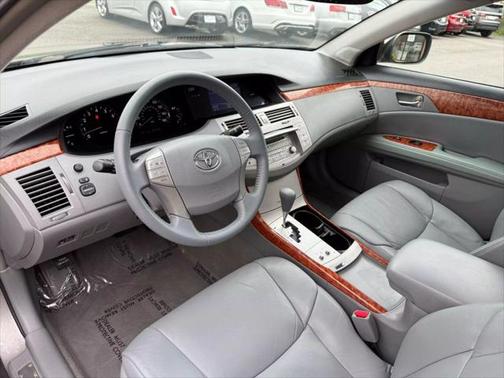 2005 Toyota Avalon XL