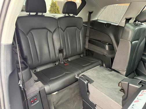 2019 Audi Q7 45 Premium
