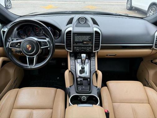 2016 Porsche Cayenne Base