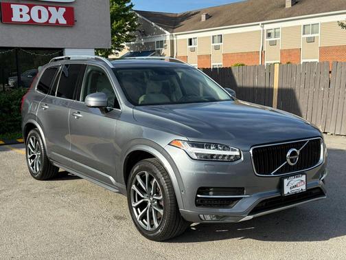 Gray 2017 Volvo XC90 T6 Momentum