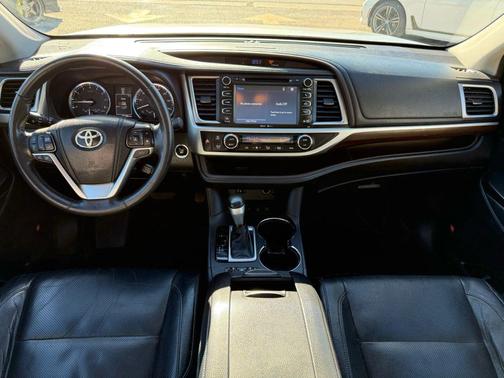 2014 Toyota Highlander Limited Platinum