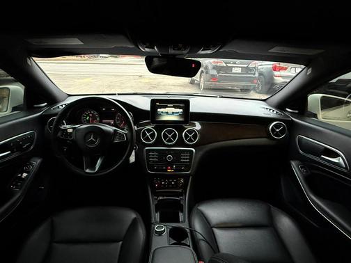 2015 Mercedes-Benz CLA-Class Base
