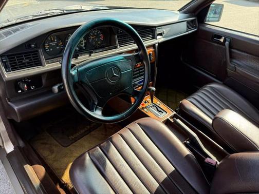 1992 Mercedes-Benz 190 2.3 Sedan 4D
