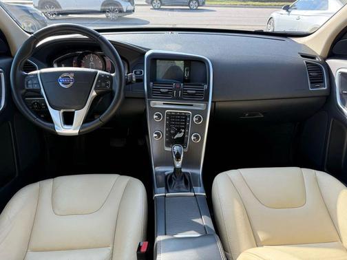 2016 Volvo XC60 T6 Drive-E
