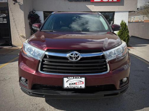Red 2015 Toyota Highlander XLE