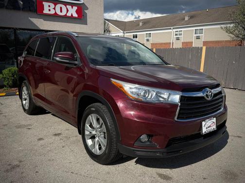 Red 2015 Toyota Highlander XLE