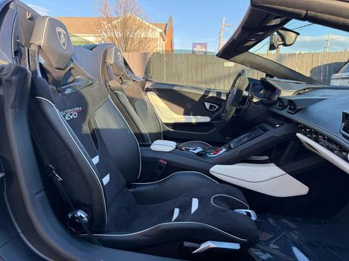 2024 Lamborghini Huracan EVO Spyder