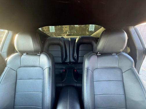 White 2016 Ford Mustang GT Premium